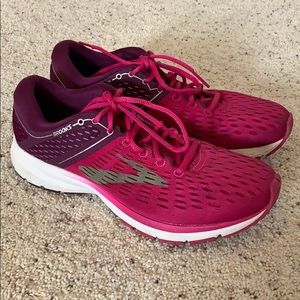 Brooks Ravenna 9 Pink/Plum/Champagne Size 10.5